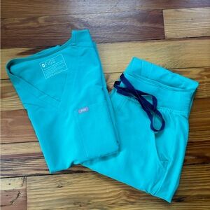 Figs Surgical Green Scrub Set